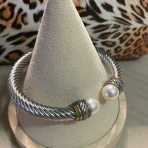 Stainless Steel Silver/Gold Cable Bracelet with Glass White Pearl.